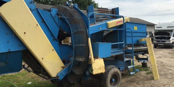 We supply spare parts for harvester Anna Z644